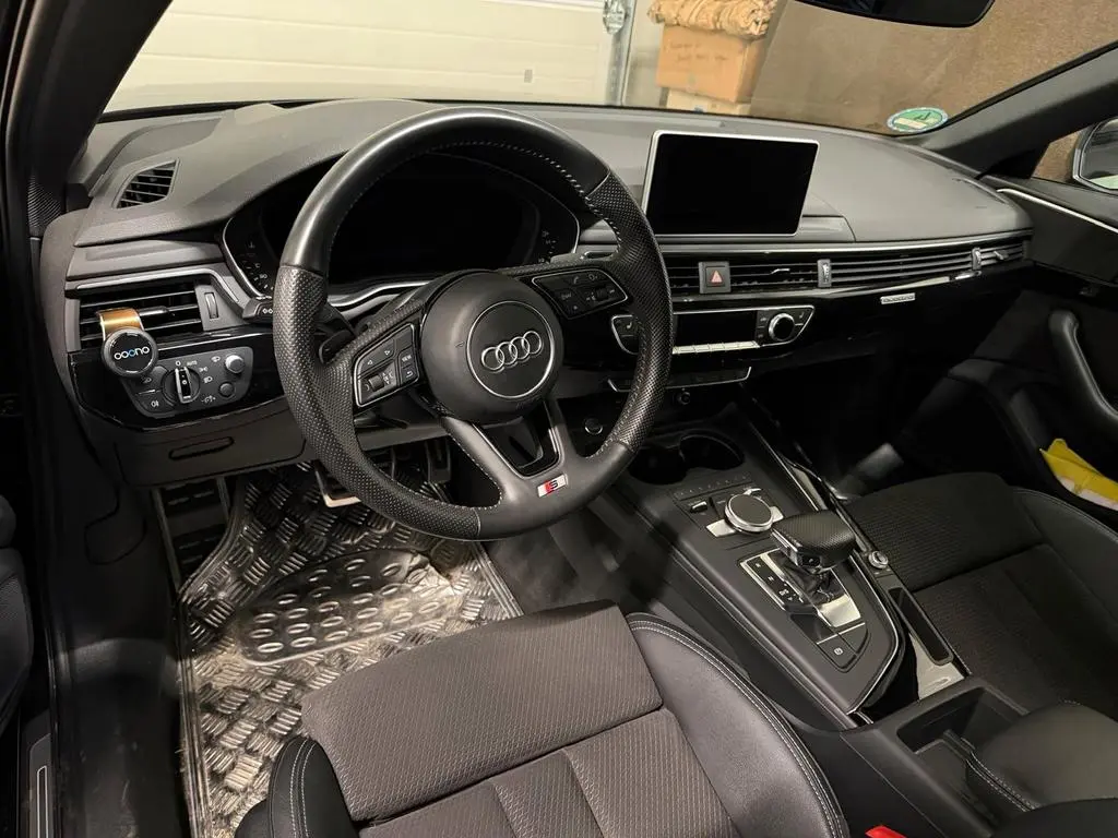 Main__Slider__Photo:Audi A4 2.0 TFSI S tronic quattro sport SELTEN 01/2018-1