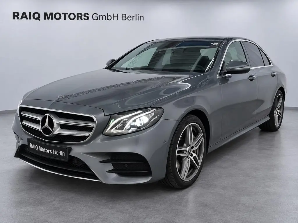 Main__Slider__Photo:Mercedes-Benz E 300 9G AMG Line WIDE 05/2020-1