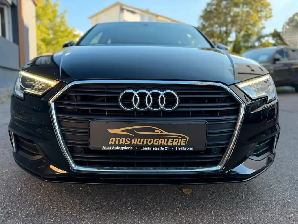 Main__Slider__Photo:Audi A3 LIMOUSINE 35 TFSI SPORT 1.HAND LED SHZ PDC 03/2020-1